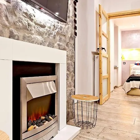 Alvare -
